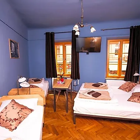 Deznik Hotel *