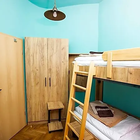 Deznik Hotel *